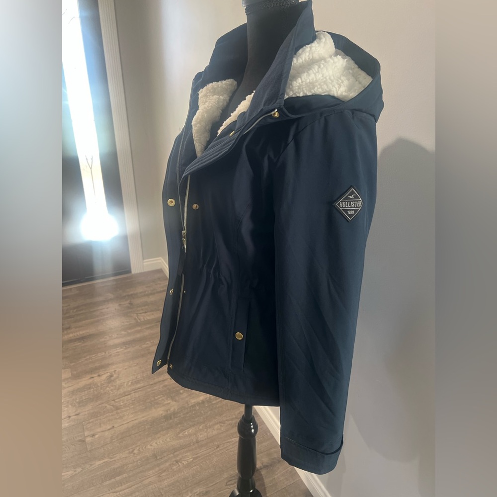 Hollister jacket - Picture 2 of 4